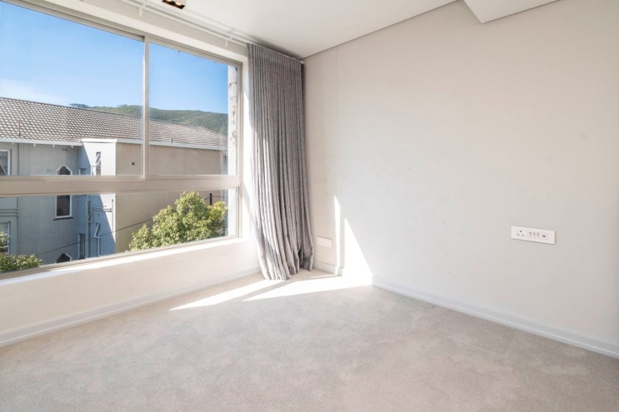 To Let 1 Bedroom Property for Rent in Sea Point Western Cape